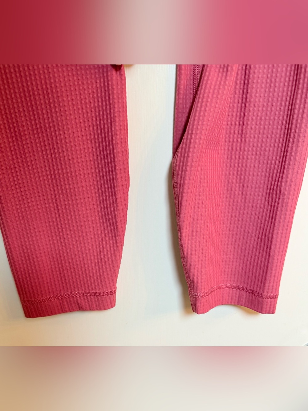 Lululemon V-Waist Yoga Tight 25 Grid Texture
Vintage Rose Sz 6 - Picture 9 of 9